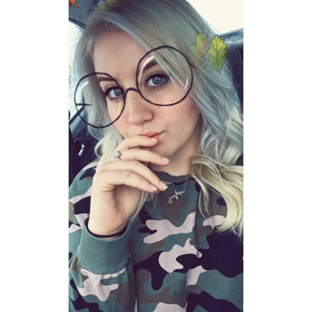 Meet your Posher, Lauren